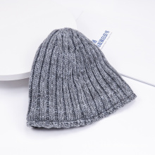 Chapeau de seau en tricot gris de haute qualité